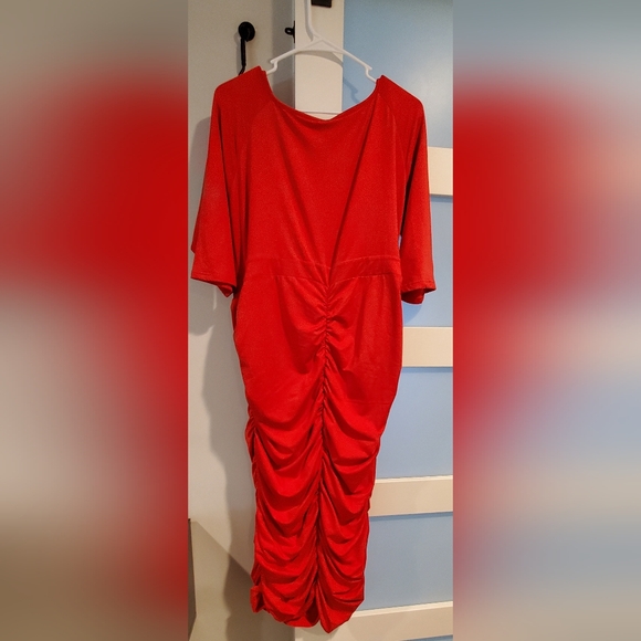 Chic Red Ruched Dress - Picture 4 of 4